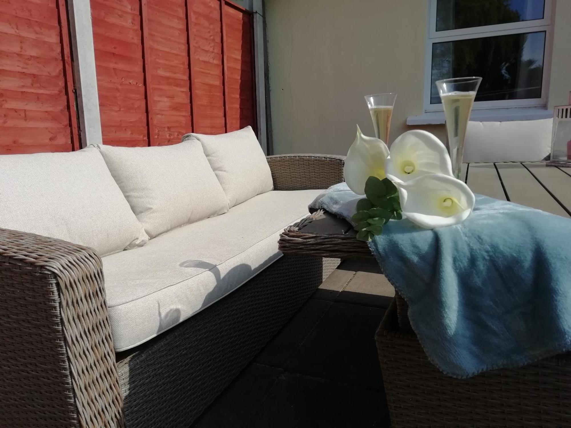 Bovinda - By The Beach,